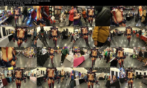 2022 12 07 First Cosplay at a Convention Shy Goth
