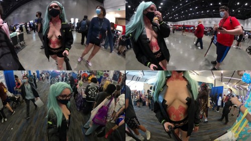 2023 06 08 Rebecca Cosplay in the Convention Shy Goth